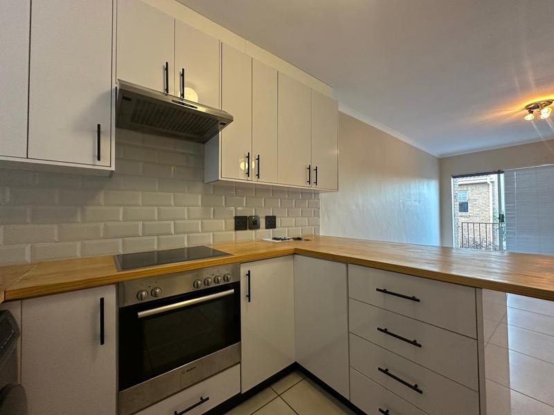 To Let 2 Bedroom Property for Rent in Oakglen Western Cape